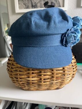 Newsboy Blue Jean Floral Accent Newsboy Cap NEW without tags